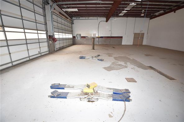 Tirebuilding_Kahkesh: 816 S Division St, Guthrie, OK 73044
